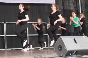 02 2019 Stadtfest Tanz red1MB    